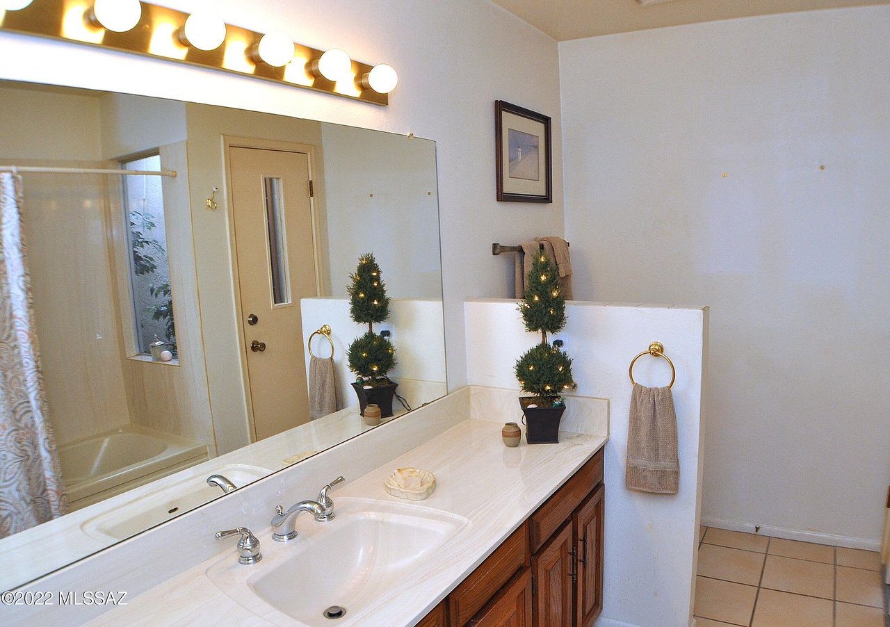 7306 E Cascada Cir