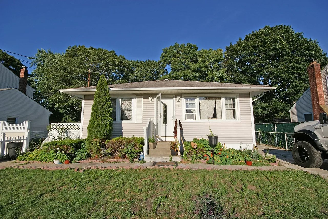 19 Ashwood Dr