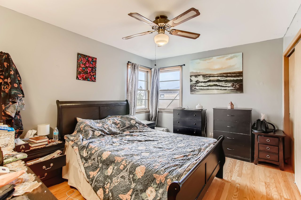 8707 N Oketo Niles, IL  60714