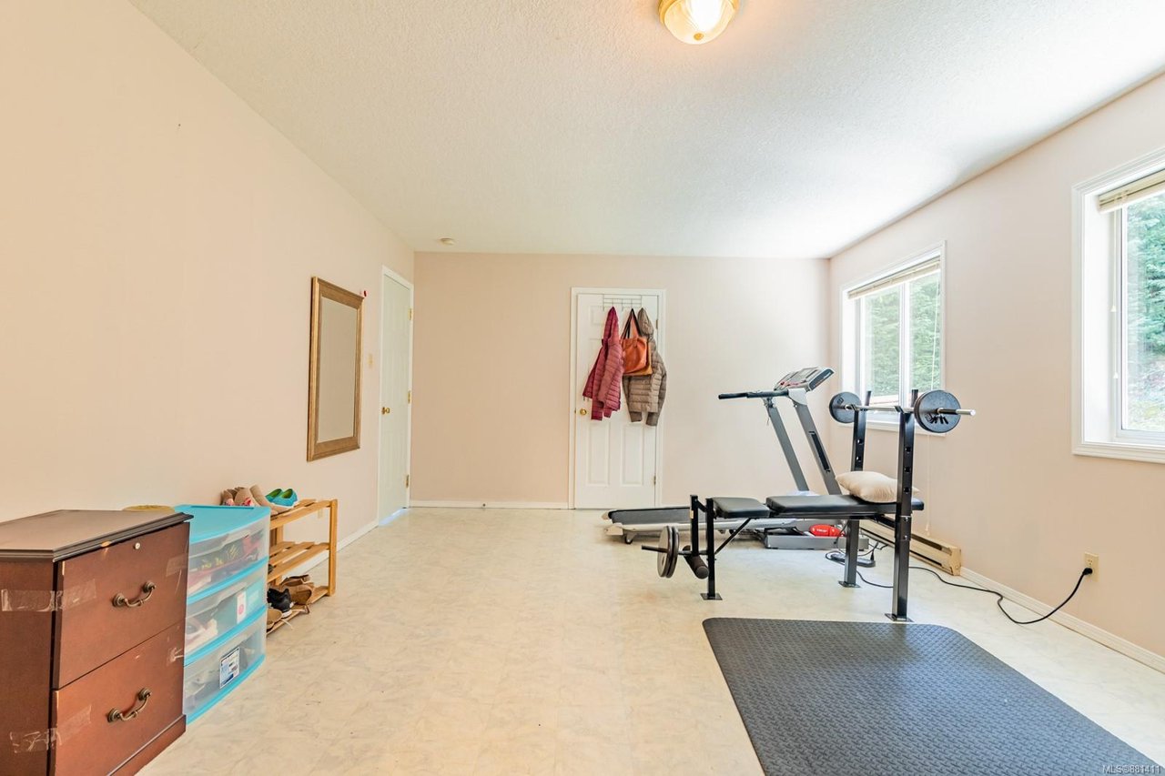 5270 Catalina Dr, Nanaimo