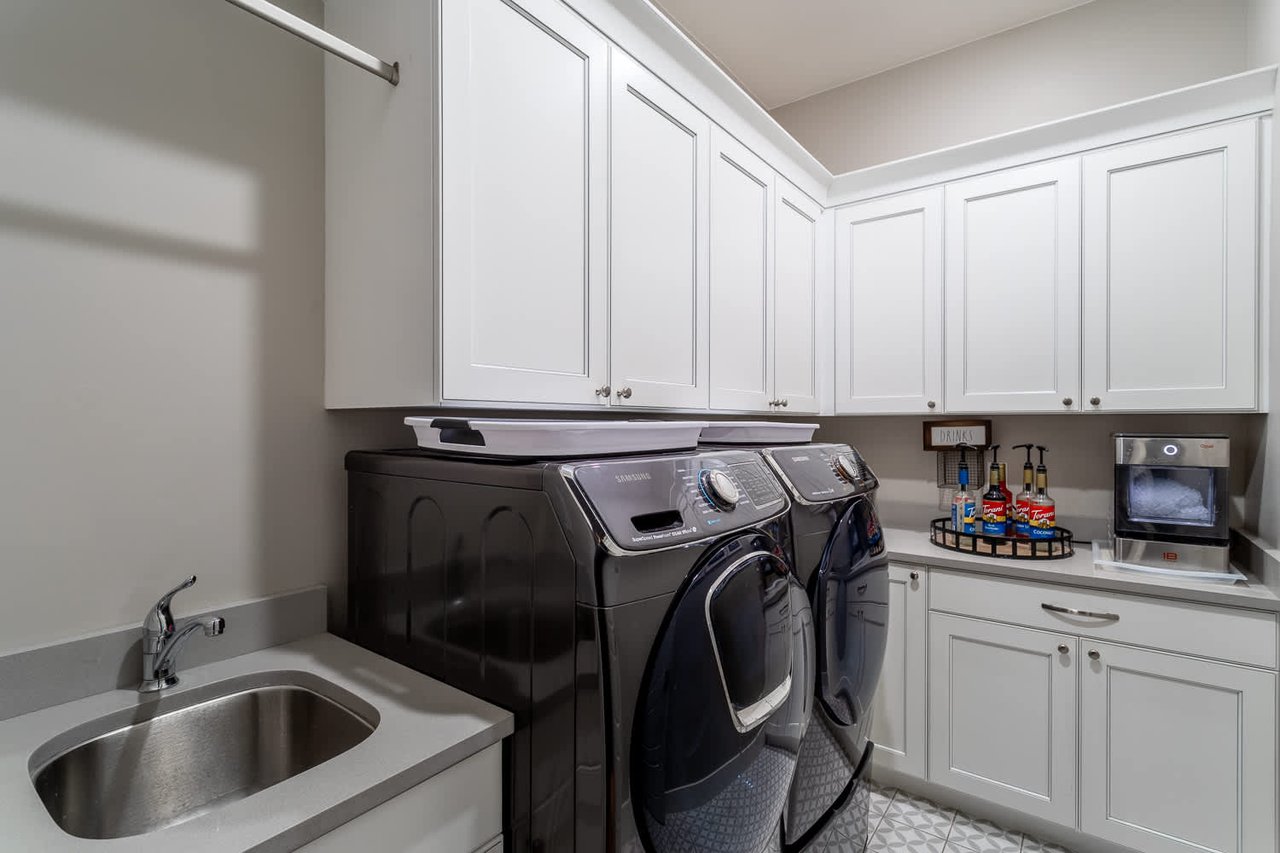 258 W Blue Quartz Dr