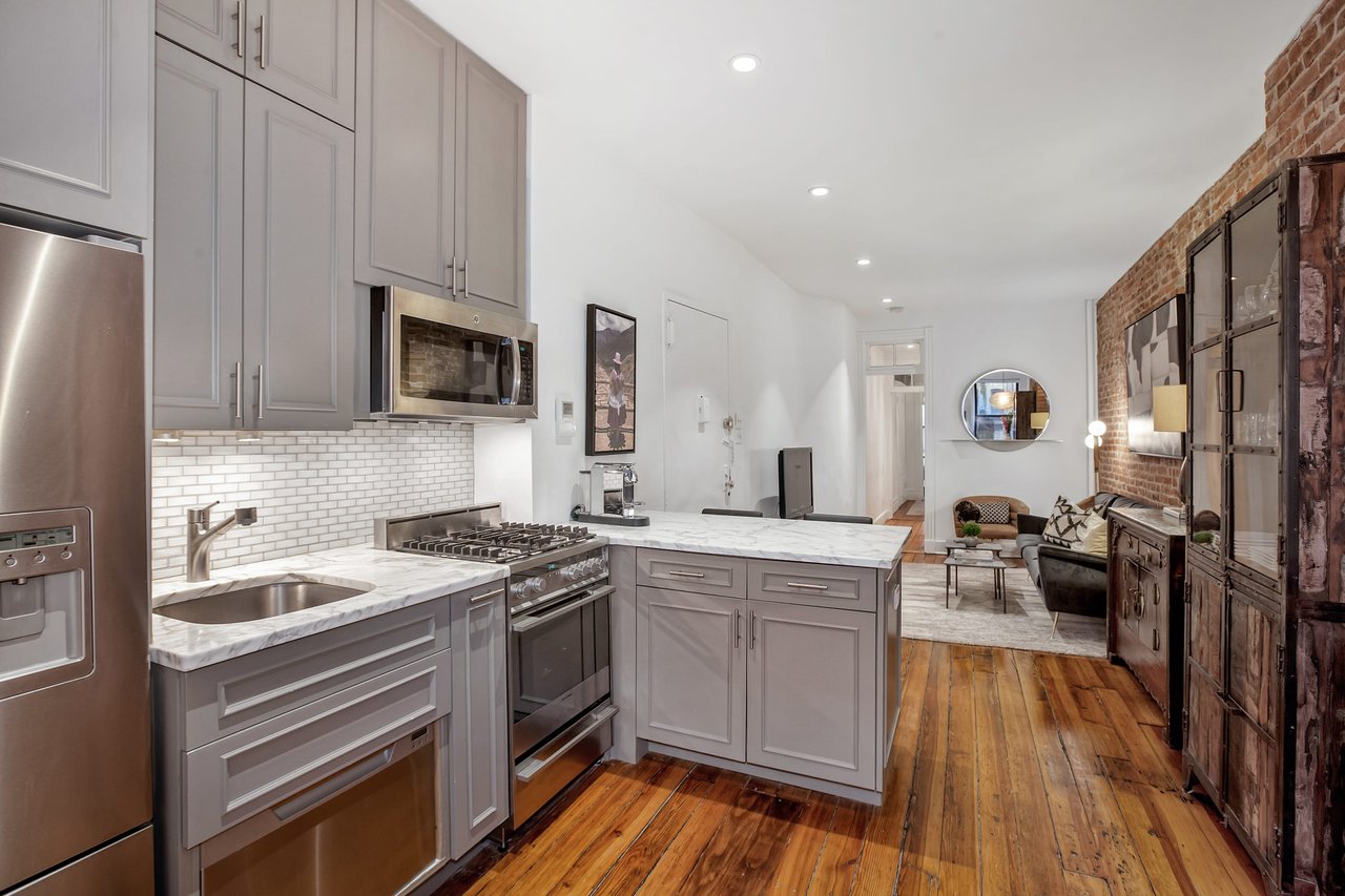 204 East 90th Street, 2E