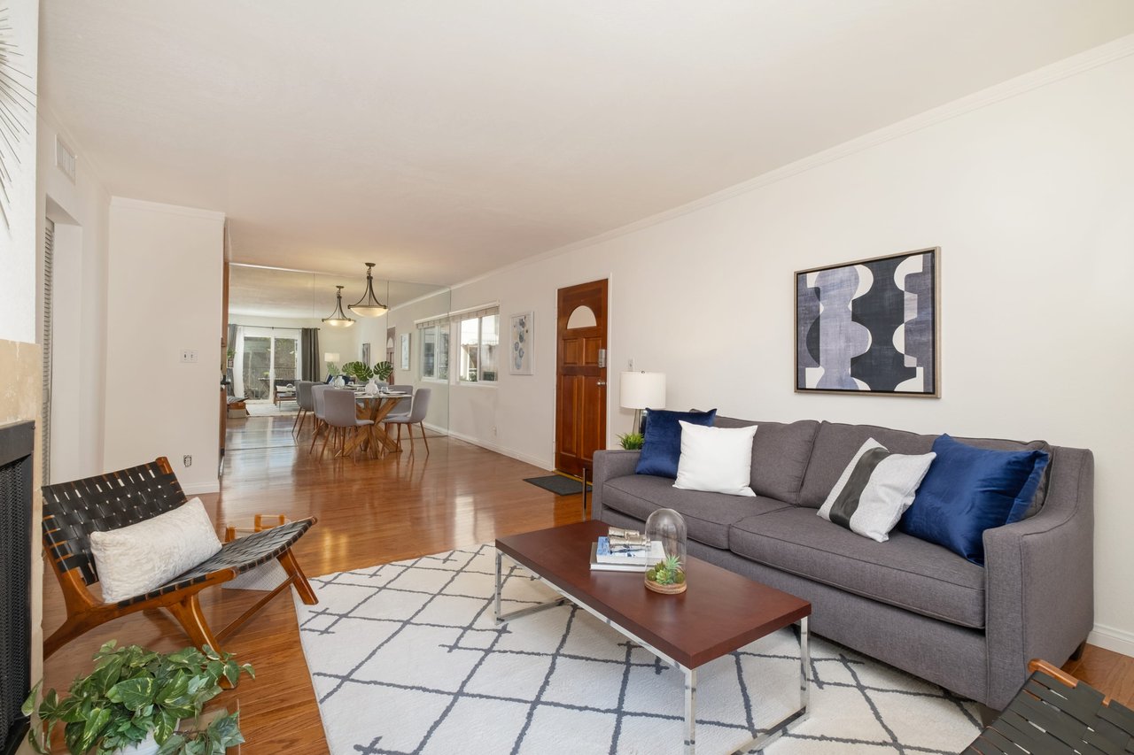 1827 Greenfield Avenue Unit: 102
