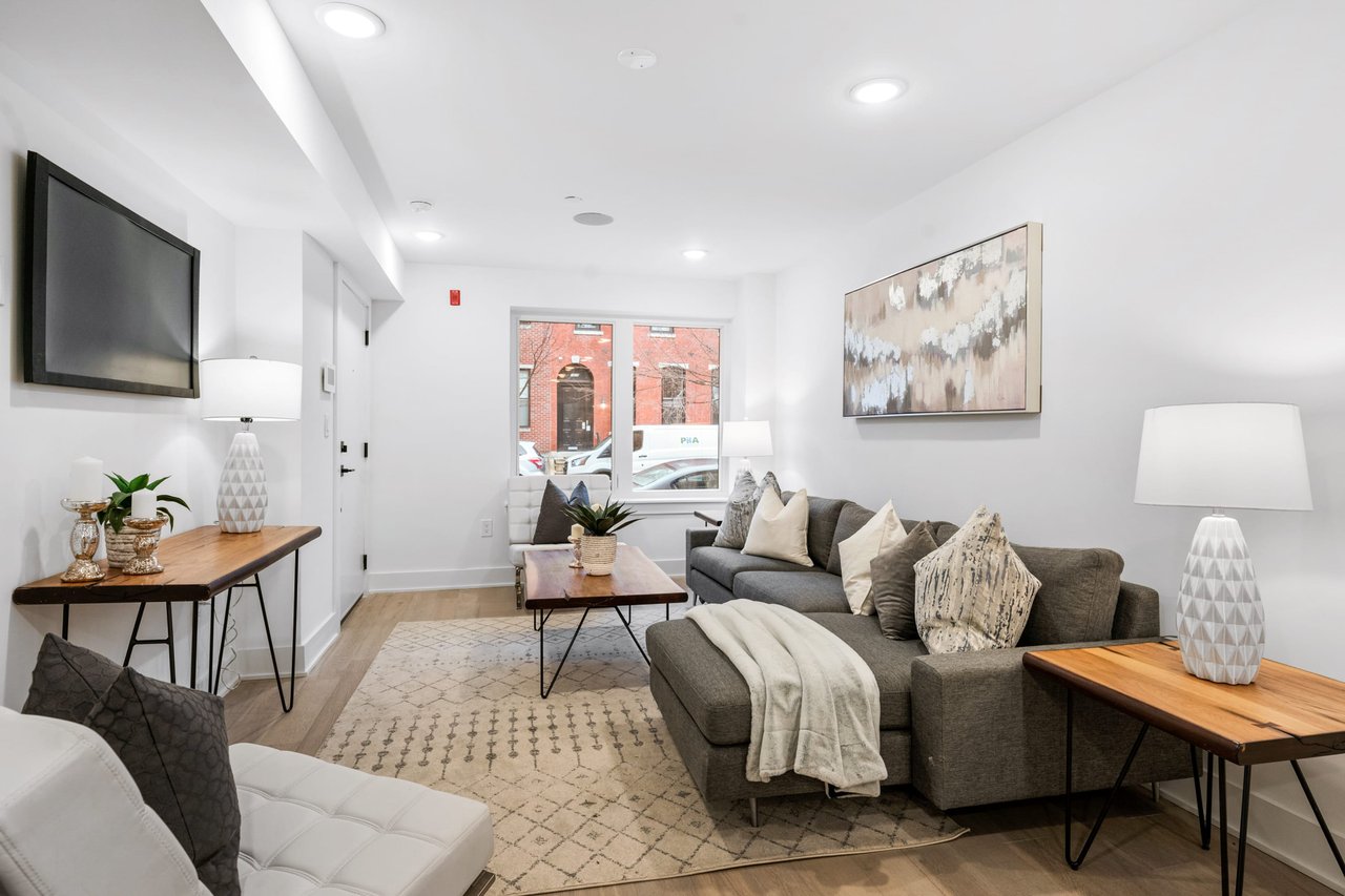 1915 Christian Street #1