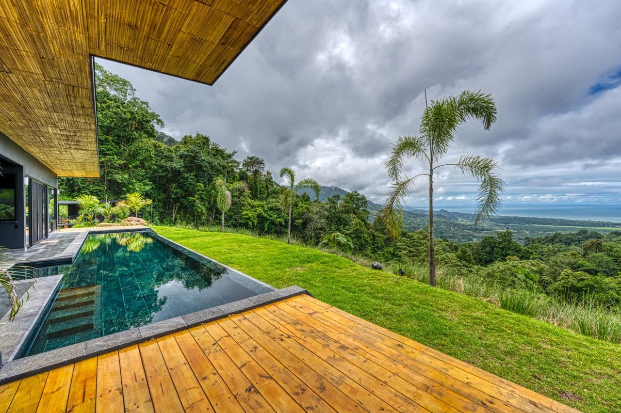 3 Bedroom Ocean View Estate