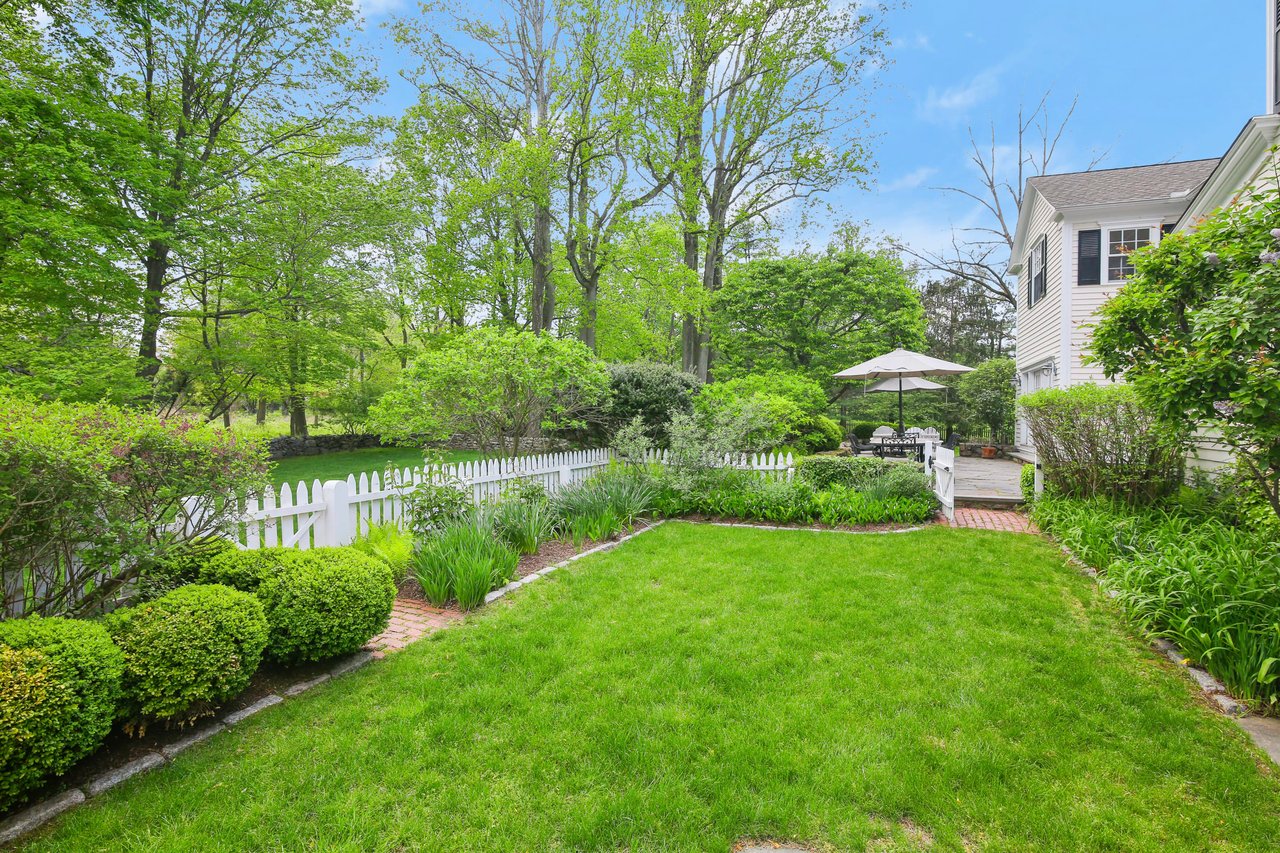 365 Greens Farms Road