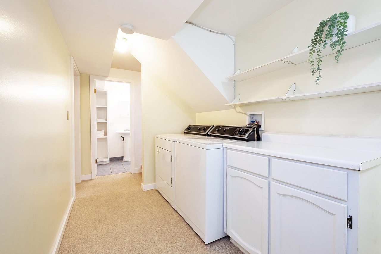 22 Glenmore Dr