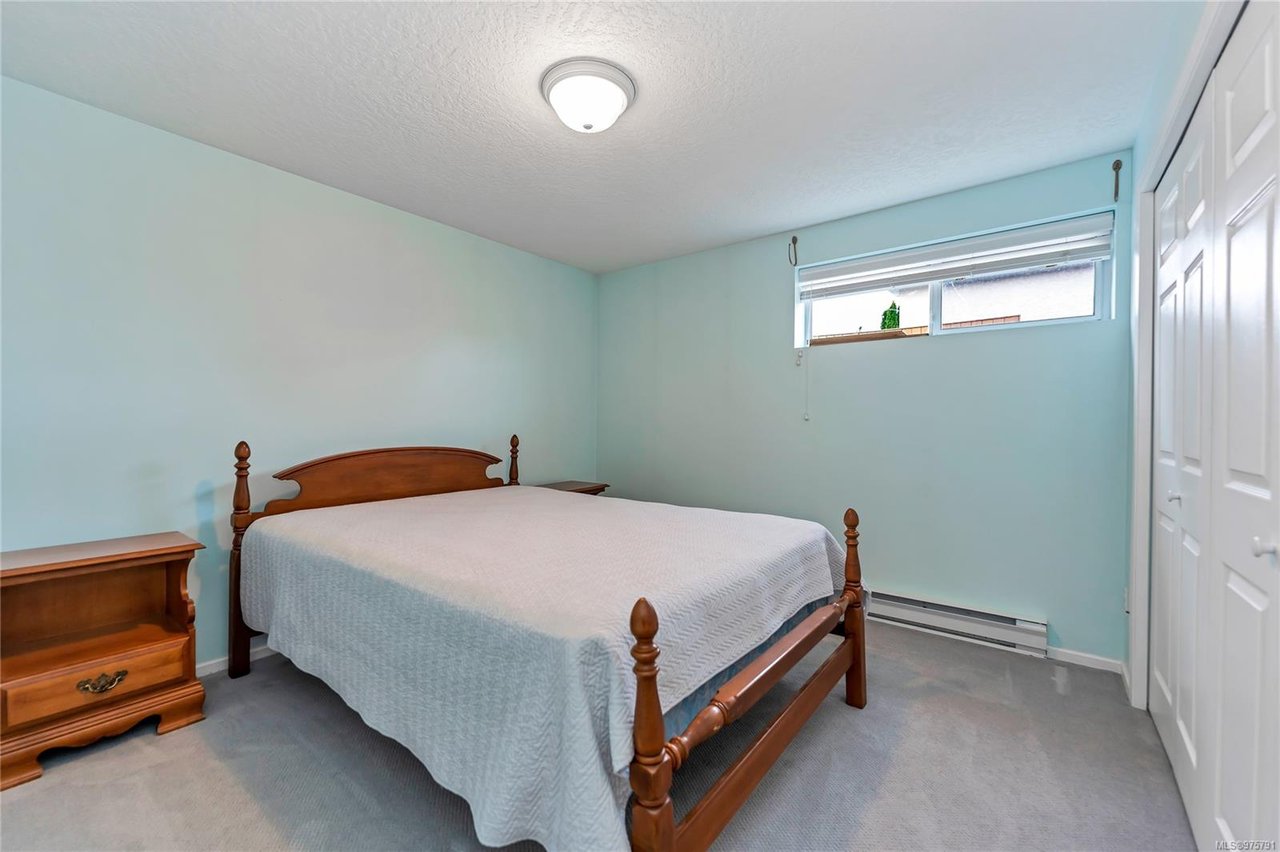 562 Baker St