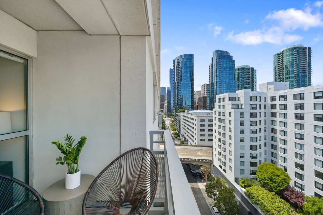Ideal City Home At Bridgeview