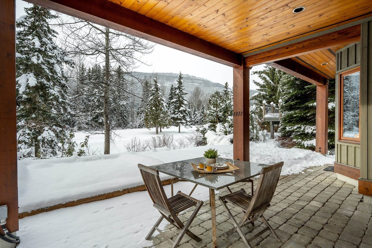 8107 Muirfield Cres