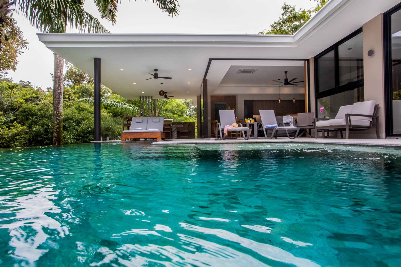 Contemporary Tropical Luxury Home