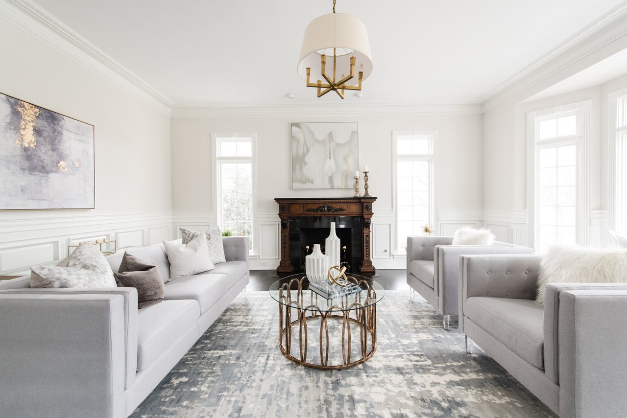 This Sophisticated Home Features A Commanding Presence 
