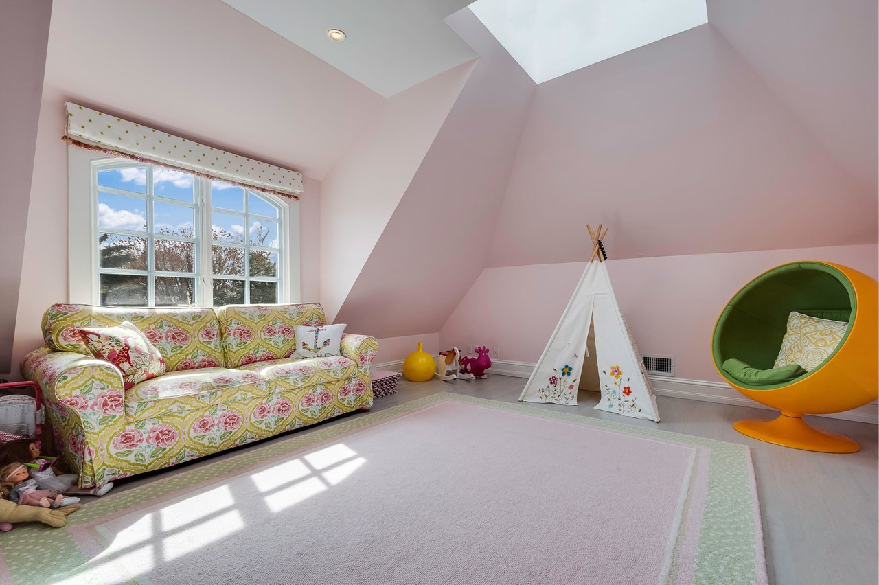 40 Barclay Dr