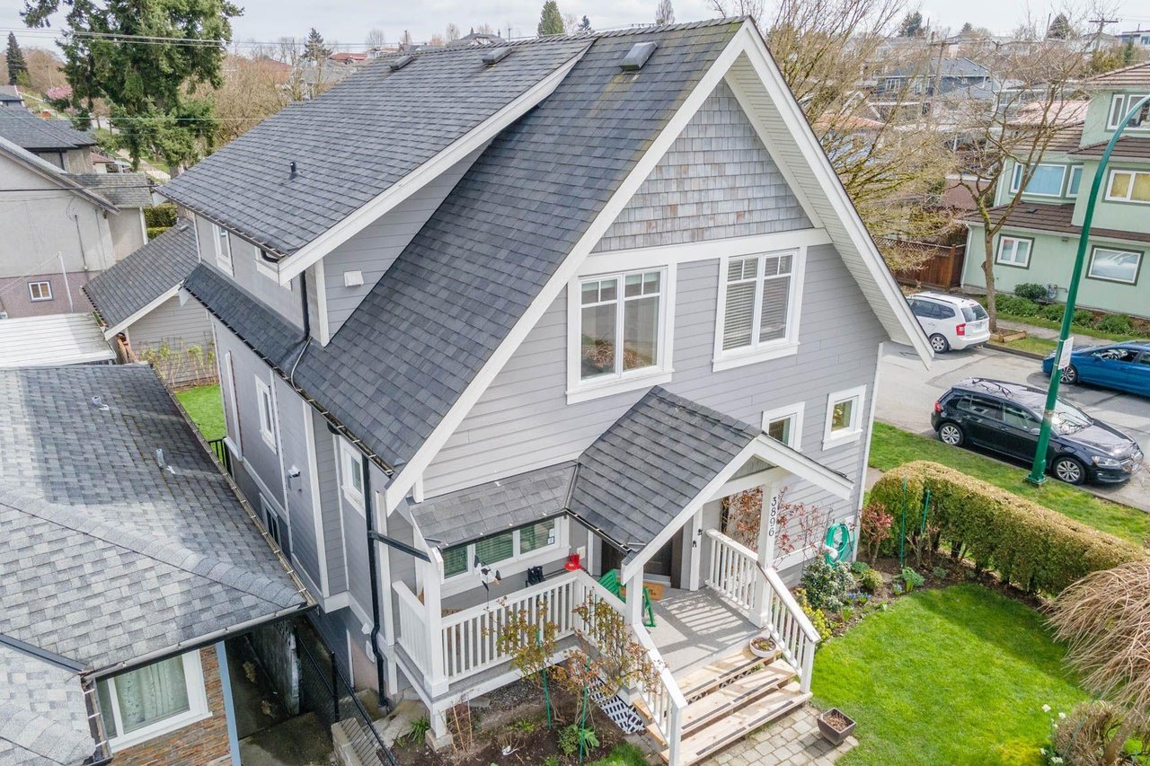 3896 Slocan St