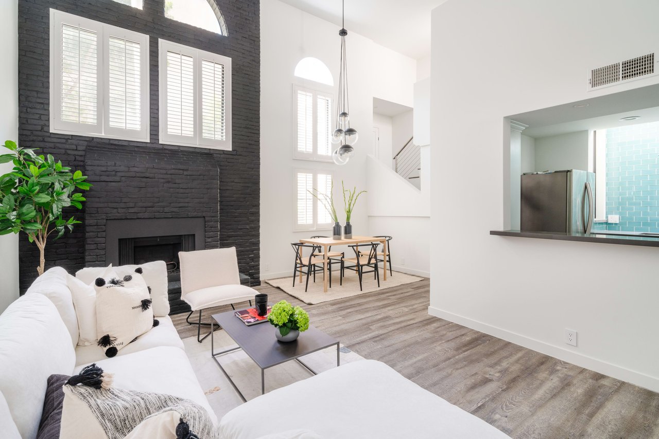 136 S Clark Dr #6