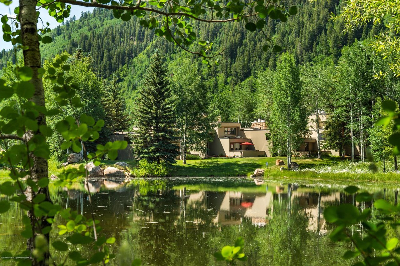 1434 Crystal Lake Rd