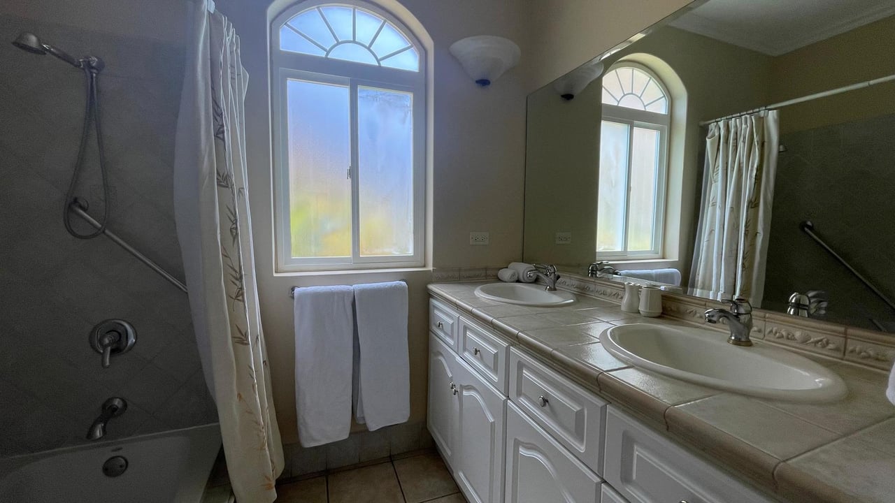 Garden Level Furnished Condo, Los Suenos, Puntarenas