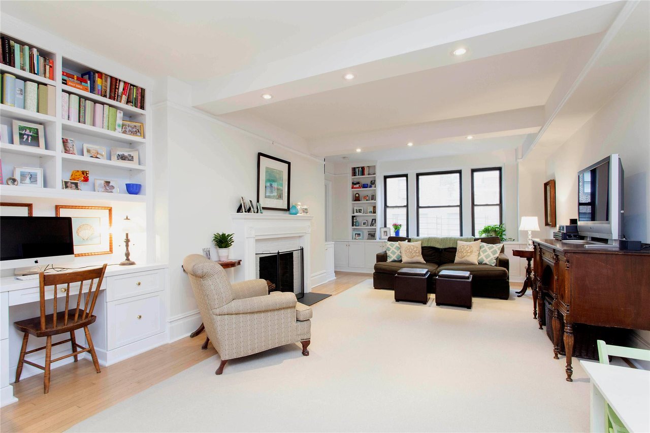 225 E 73rd St, 1H