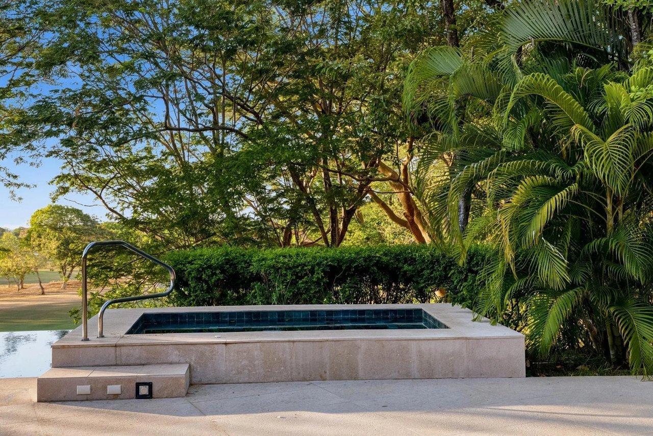Renovated Carao Golf Condo, Flamingo, Guanacaste