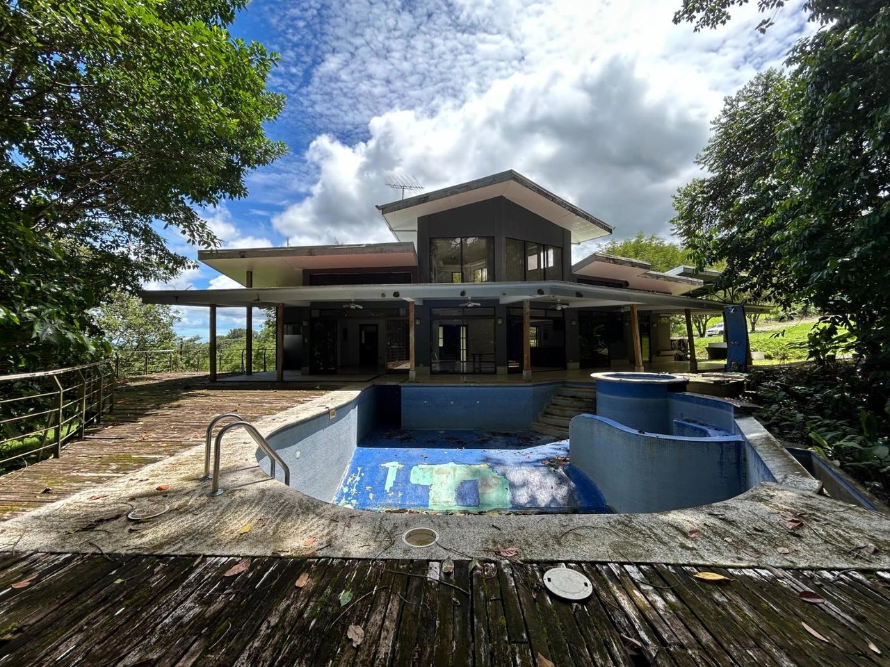Tropical Forest Fixer Upper, Osa, Puntarenas