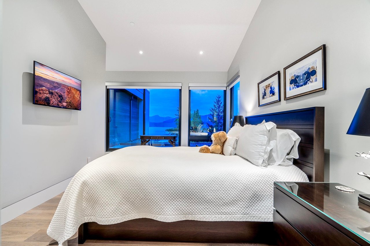 6255 St. Georges Cres