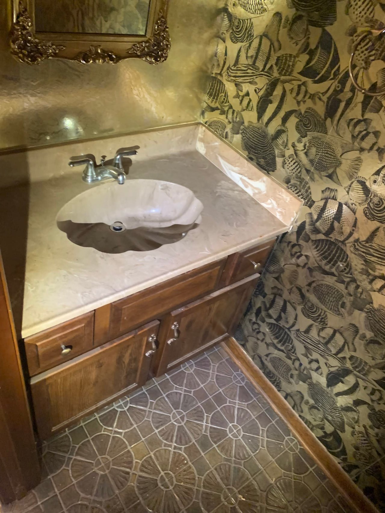 1506 Columbia Ct, Elk Grove Village, IL 60007