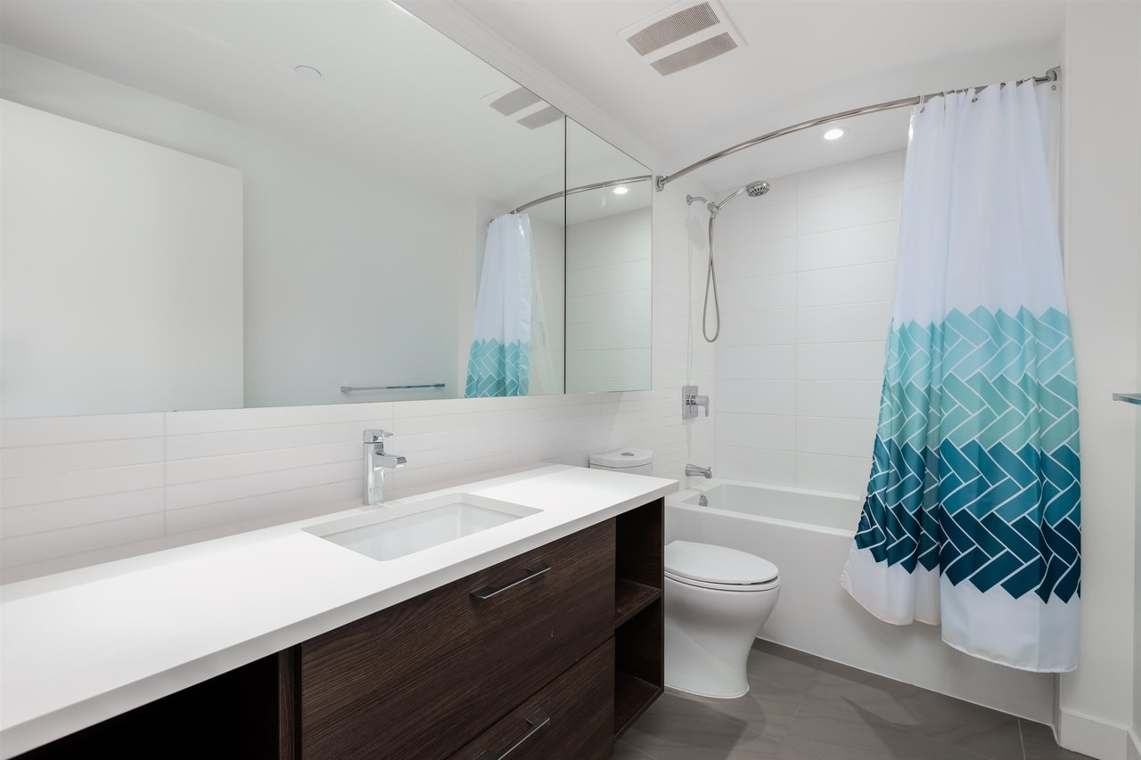 305-3557 Sawmill Cres