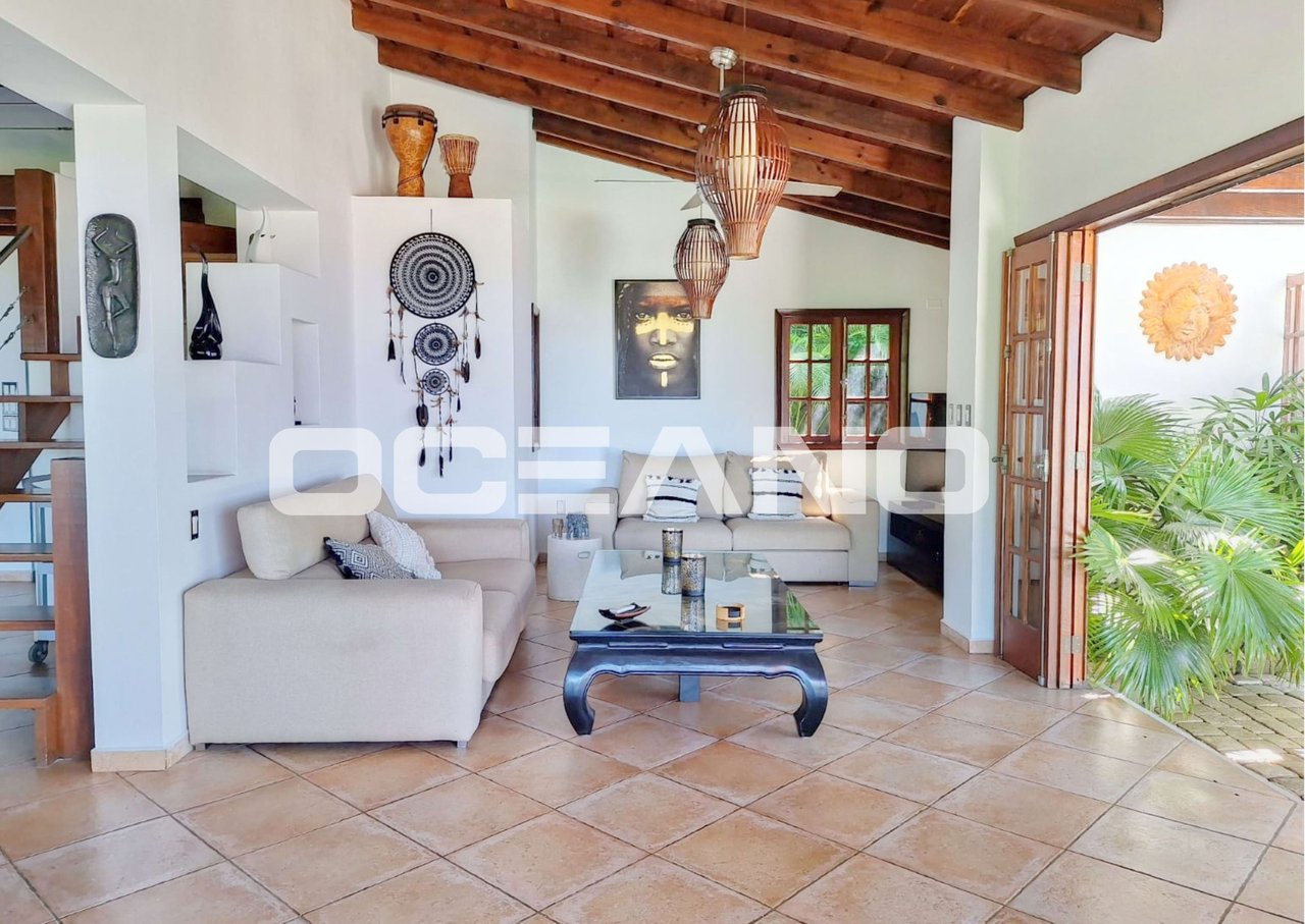 Villa 5 bedrooms with exceptional panoramic view + studio