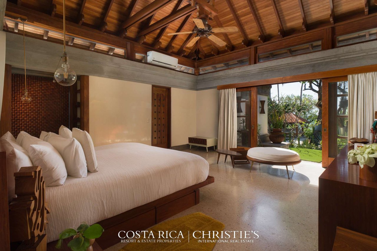 Villa Serena – Oceanfront Luxury Villa 