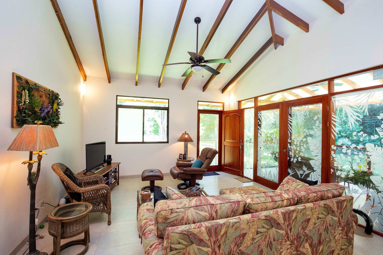 Wheelchair Friendly- 2 Bedroom house in a Quiet Community