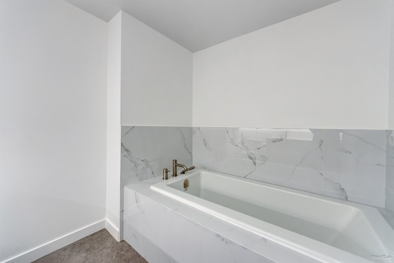 207-2288 W 12th Ave