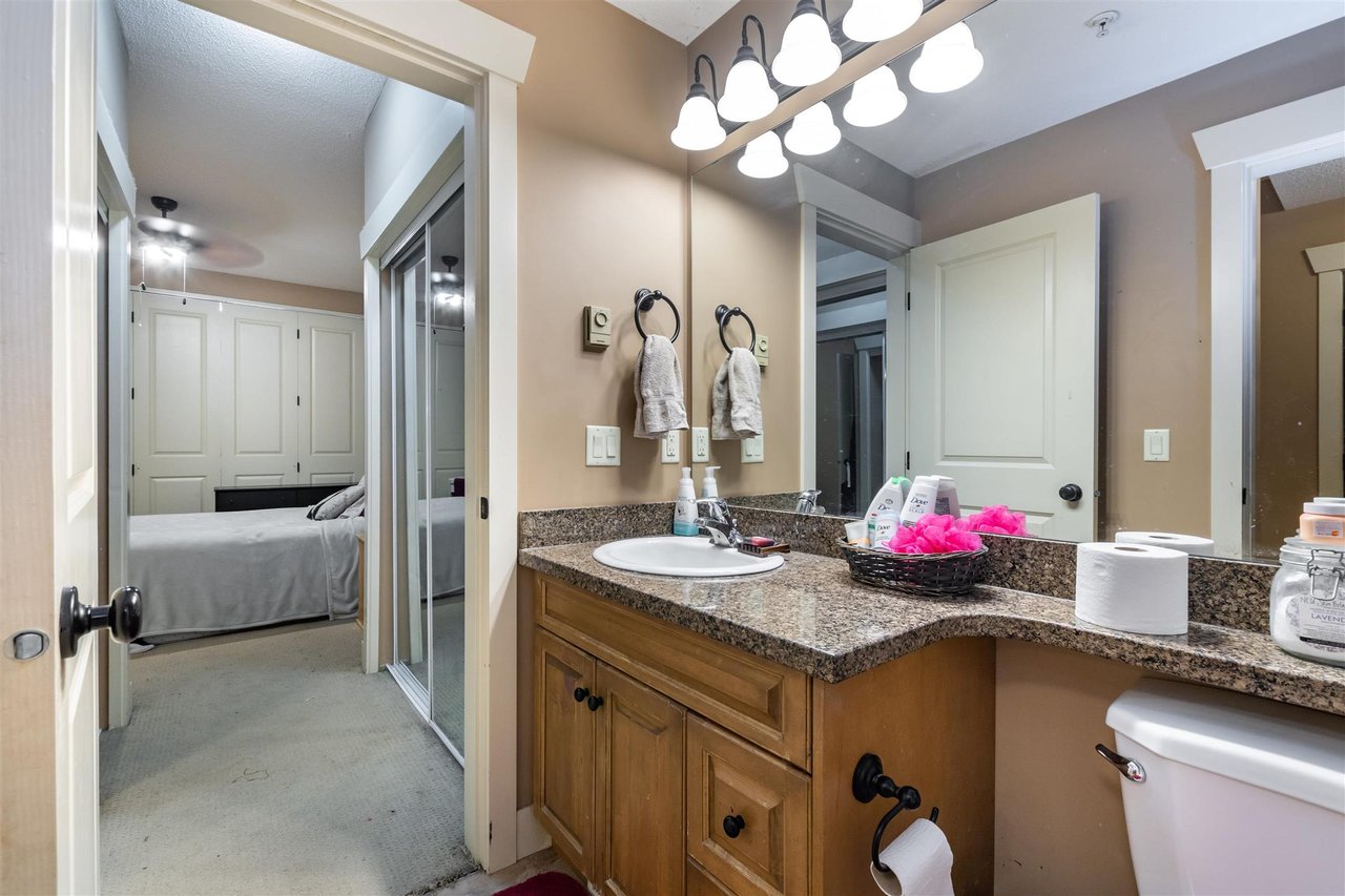 106-45893 Chesterfield Ave