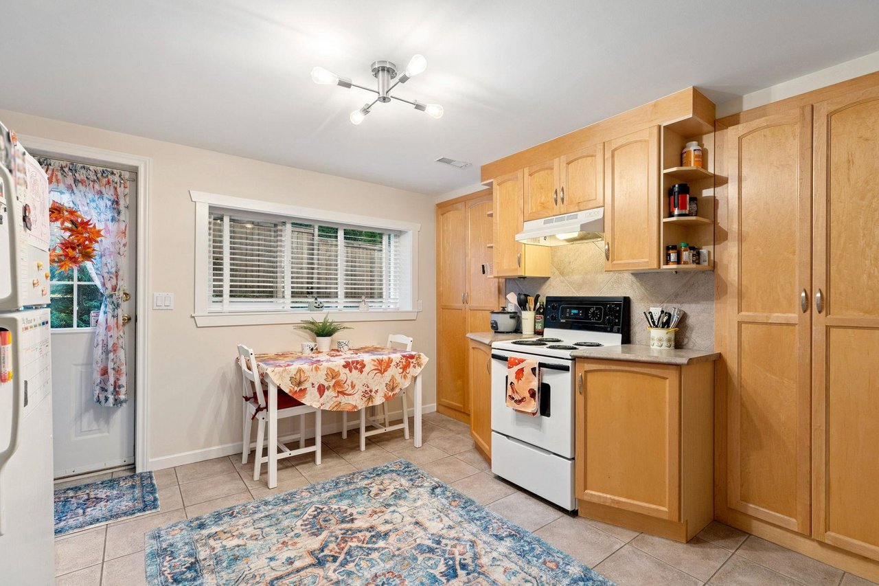 1501 Marine Cres