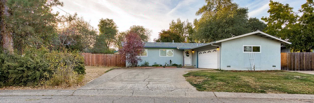 3886 Alma Ave