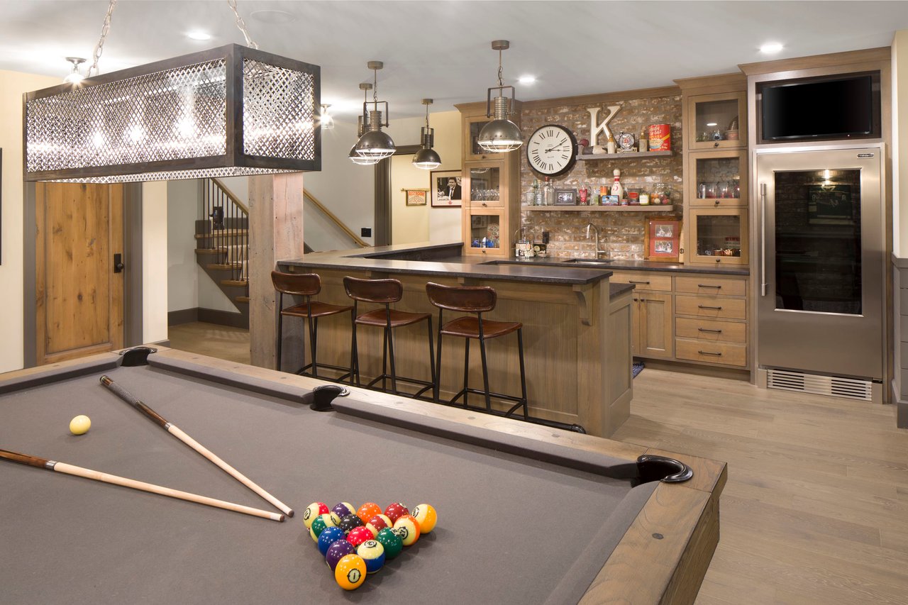 4693 Vine Hill Road | Deephaven