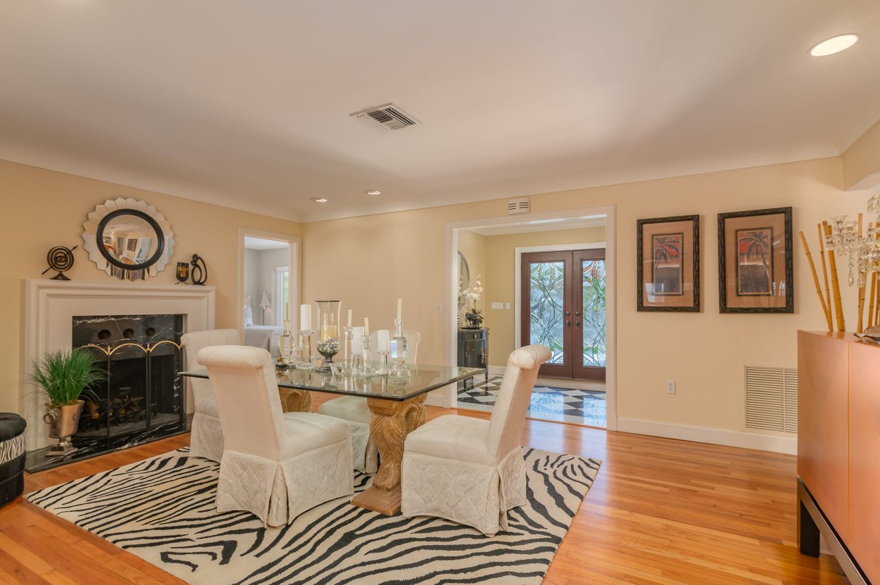 Prestigious Address in Lido Shores
