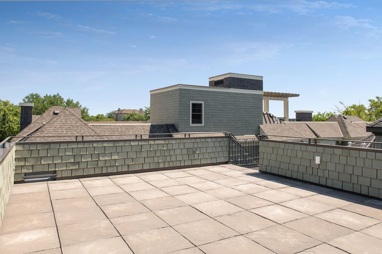 230 Manitoba Ave S, #210, Wayzata