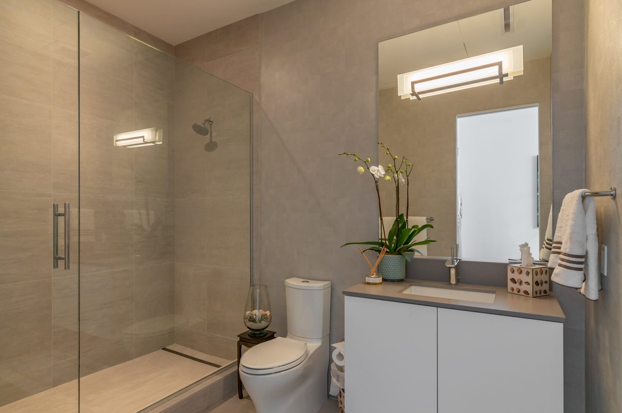 280 Golden Gate Point PH 2