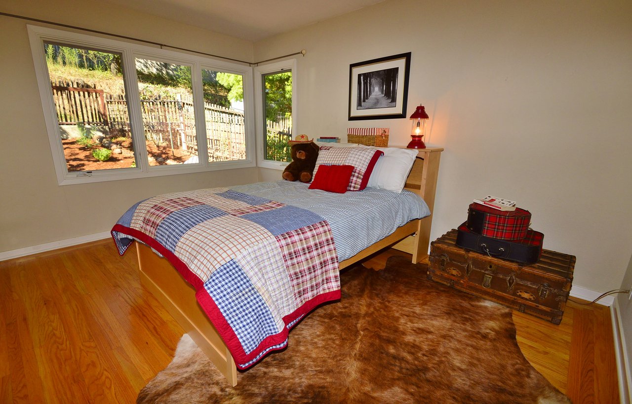 60 Madrone Road, Fairfax