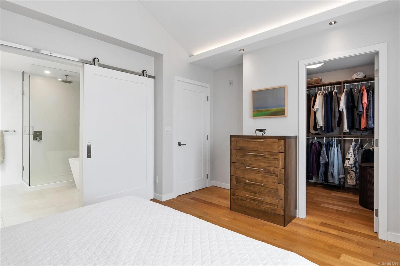 1034 Pentrelew Pl