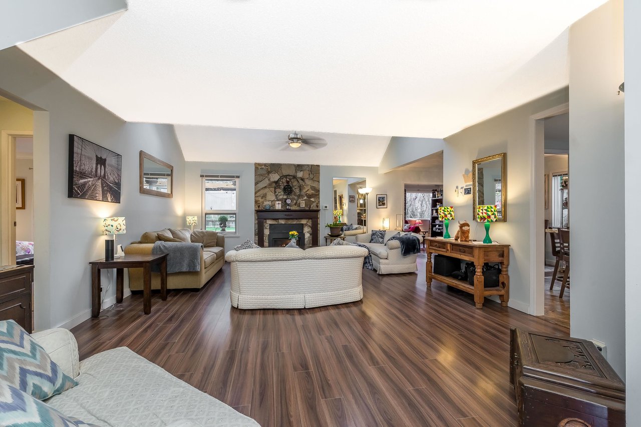11044 Southridge Rd