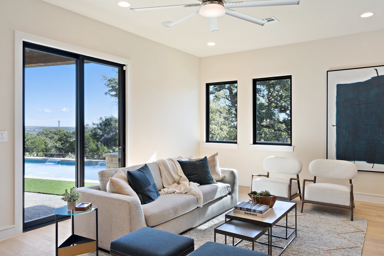 Bee Caves Single Story with Air Conditioned 2nd 2-Car Garage/ADU