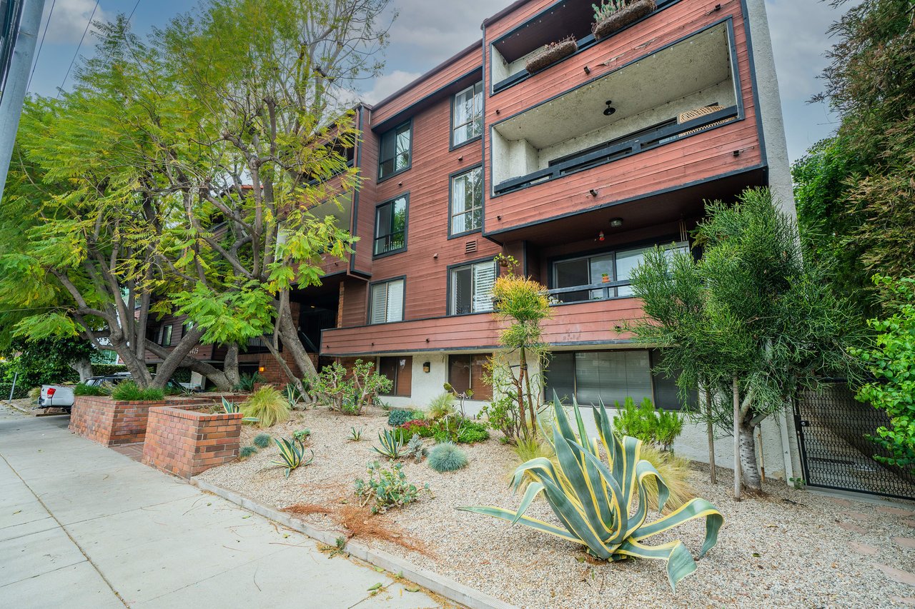 New York Loft in Studio City