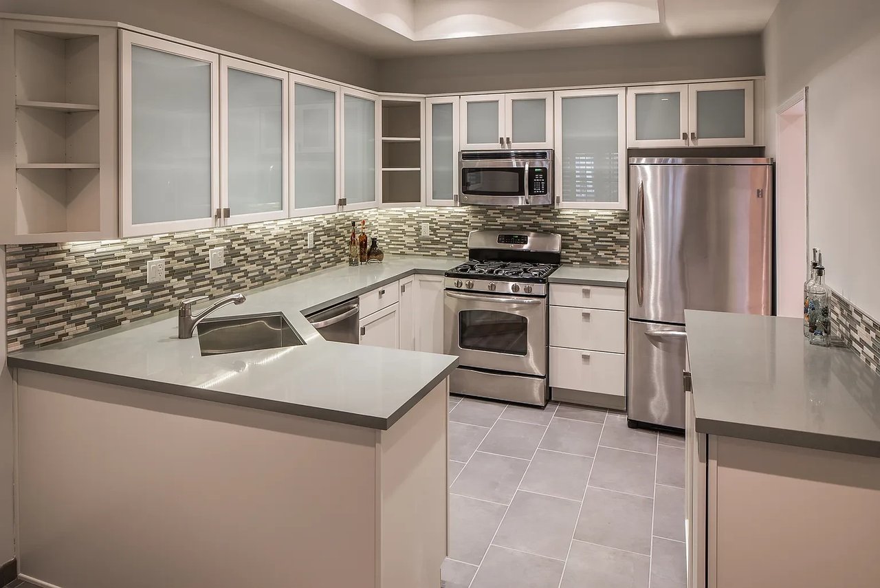 11636 Montana Ave APT 101