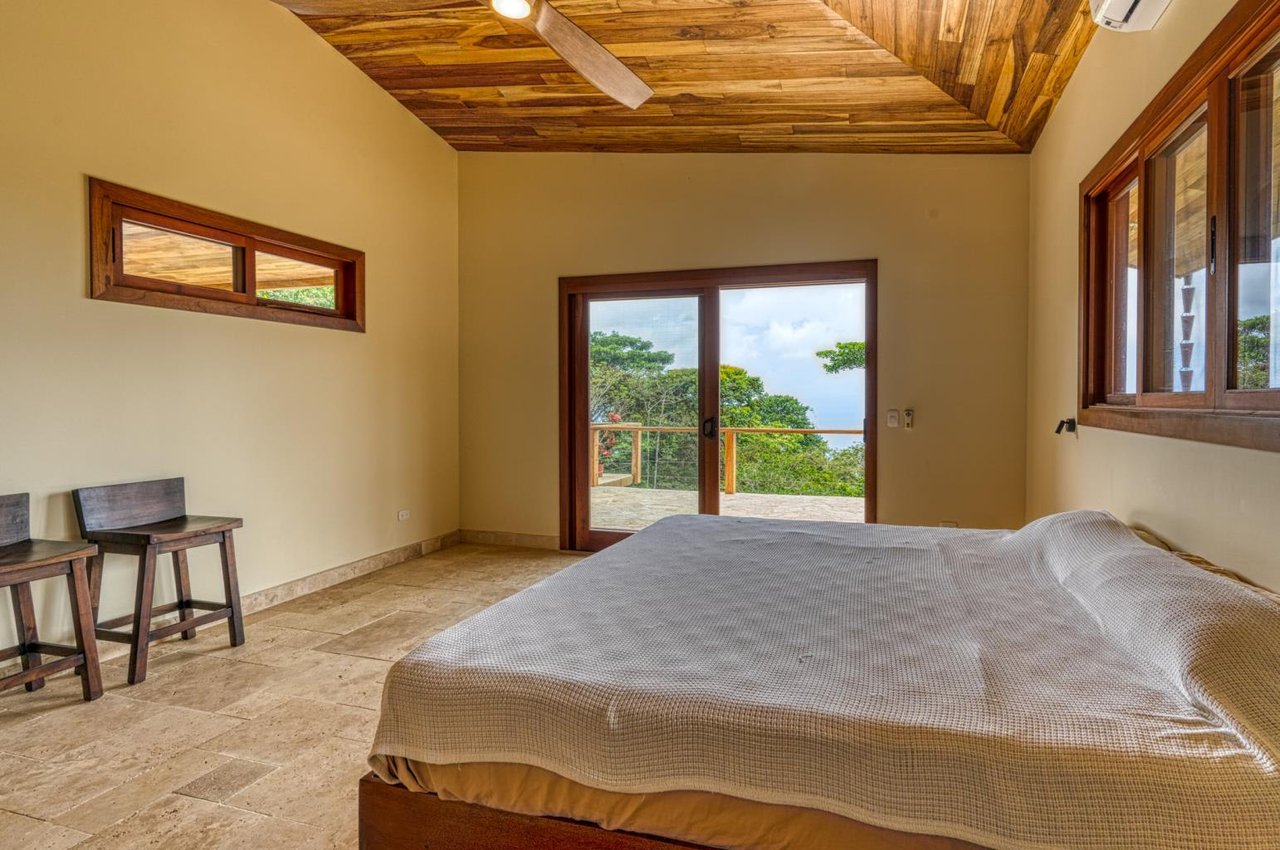 New 4 Bedroom Ocean View in Escalares