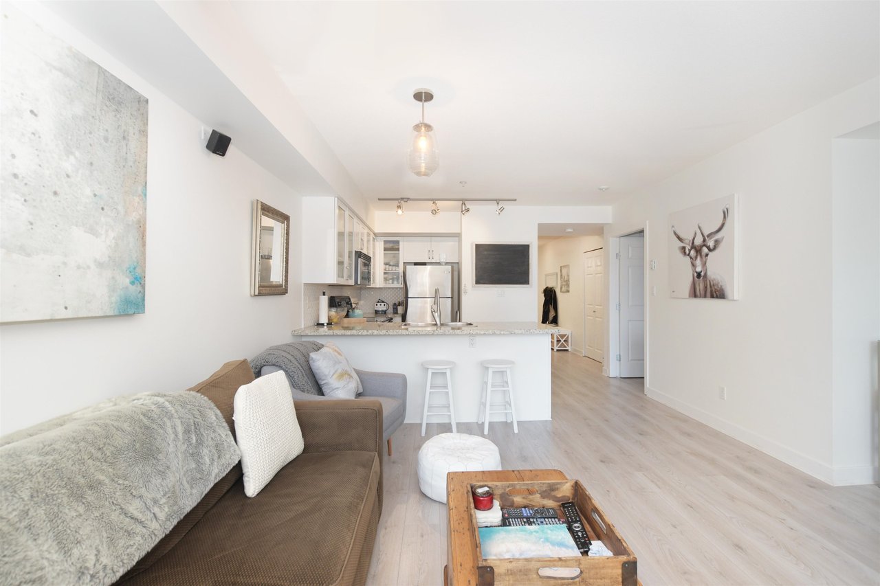 308-702 E King Edward Ave