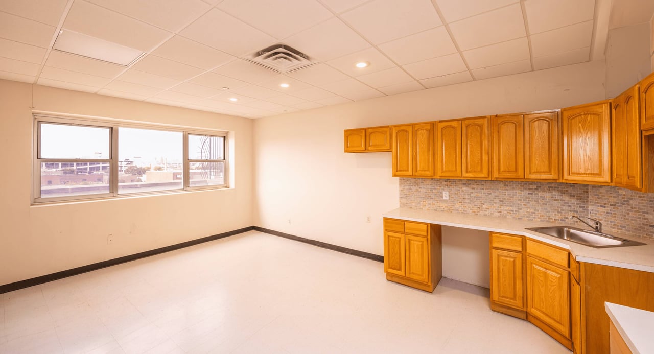 58 -48/46 59th - Office
