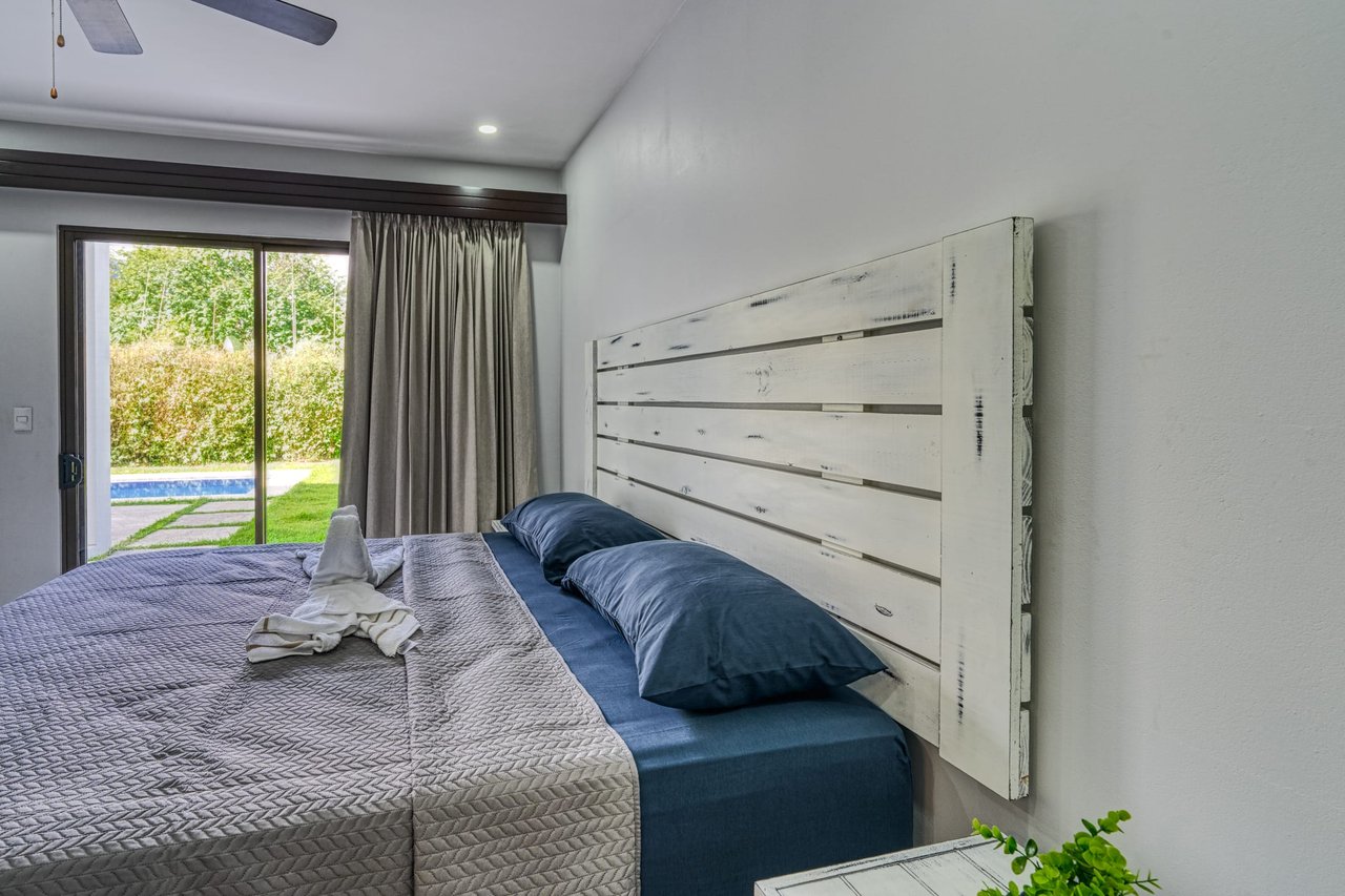 3 BEDROOM MODERN HOME WITH POOL WALKING DISTANCE TO EVERYTHING IN UVITA