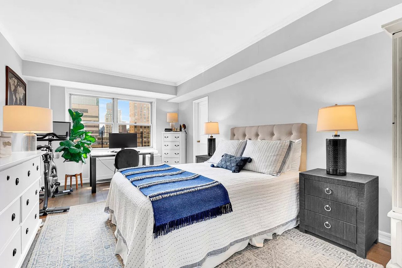 420 E 72nd St, #20D