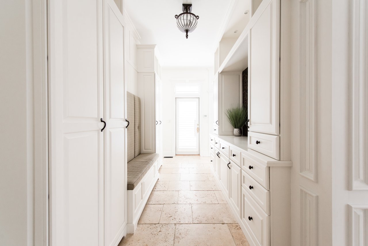 This Sophisticated Home Features A Commanding Presence 